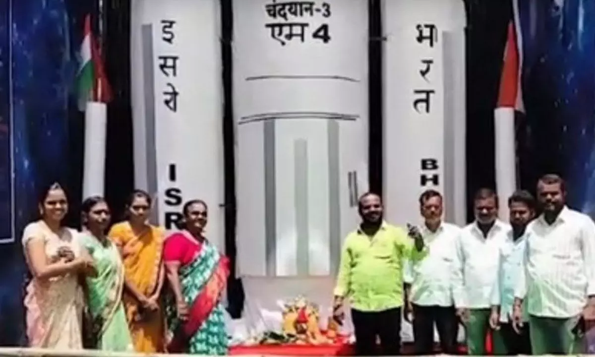 Chandrayaan-3 Vinayaka pandal big hit in Mahbubnagar
