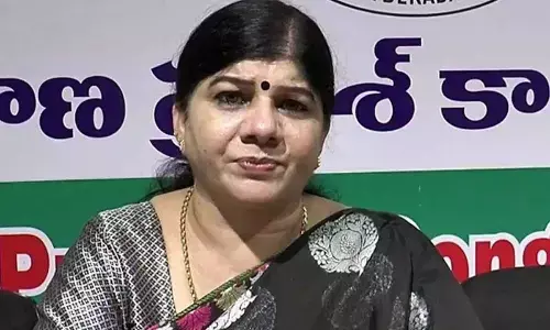 State Mahila Congress chief flays PM for hoodwinking women community