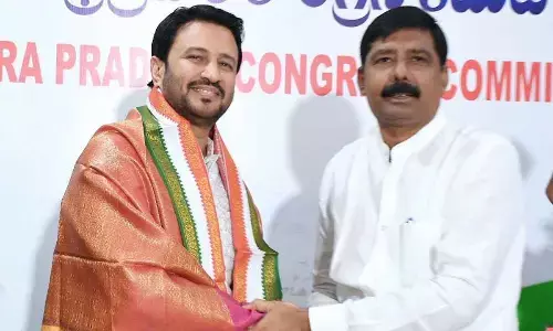 Actor Raja joins Congress