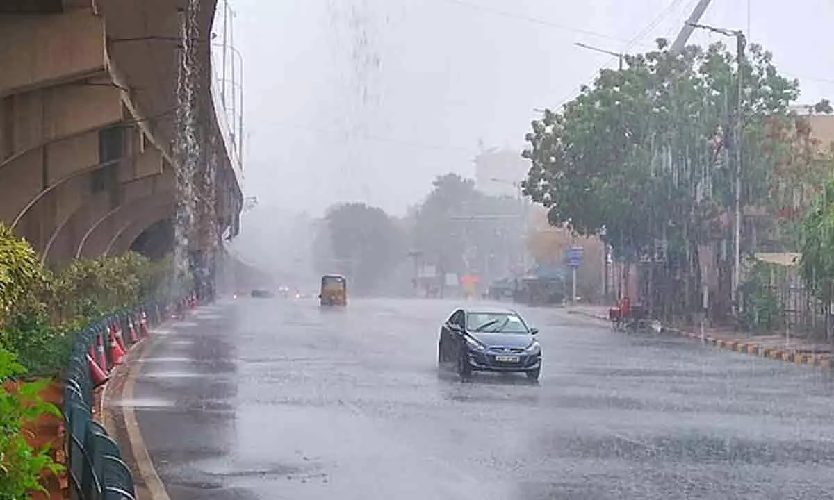 Moderate to Heavy rain lashes across Telangana, to continue for next two days