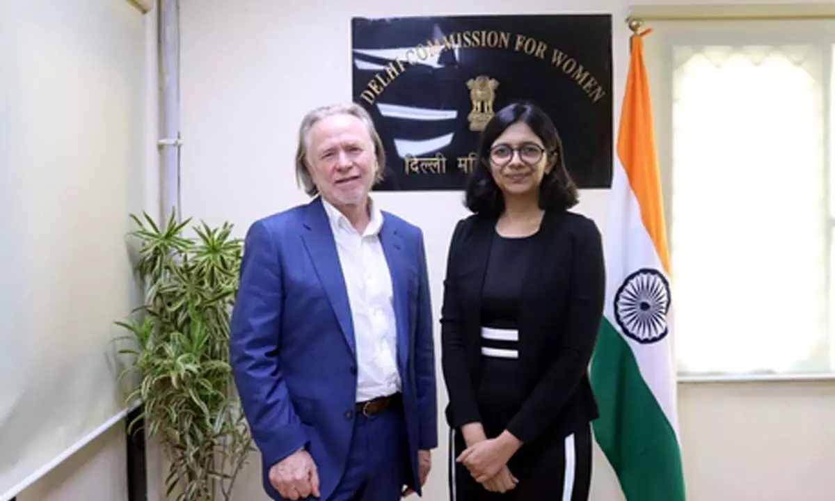 Australian High Commissioner visits DCW office in Delhi