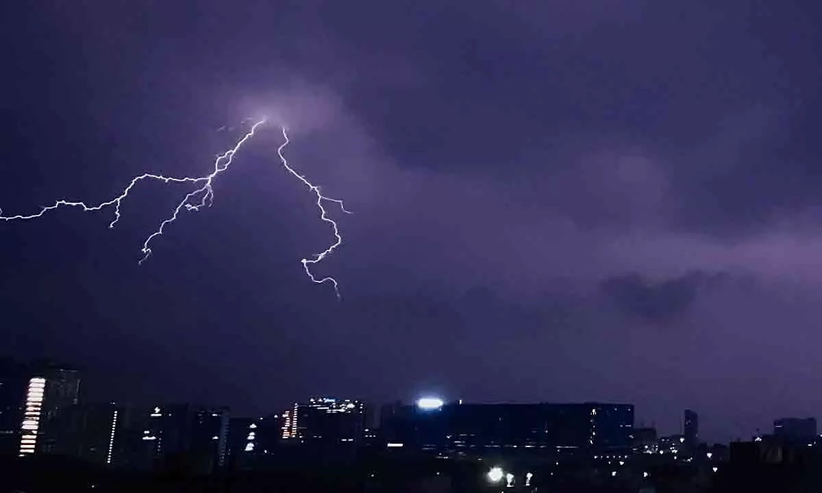 Hyderabad city to receive rains with thunderstorms and lightnings on Sunday