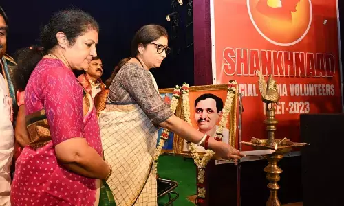 Union Minister Smriti Zubin Irani interacts with volunteers