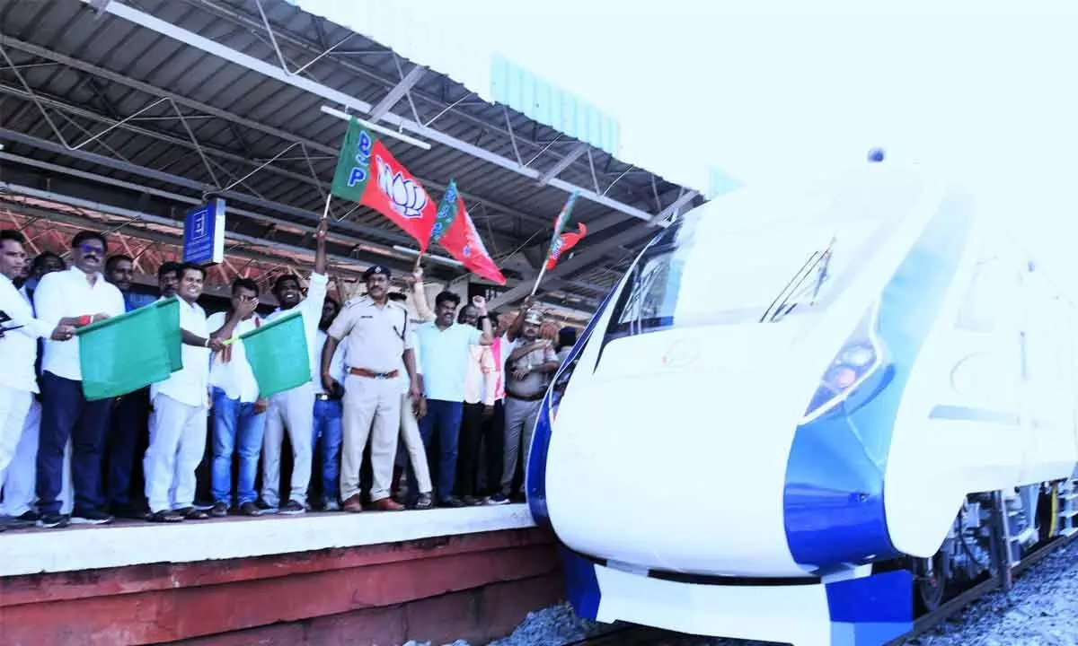 Prakasam district Collector AS Dinesh Kumar and BJP district president PV Sivareddy flagging off Vande Bharat Express in Ongole on Sunday