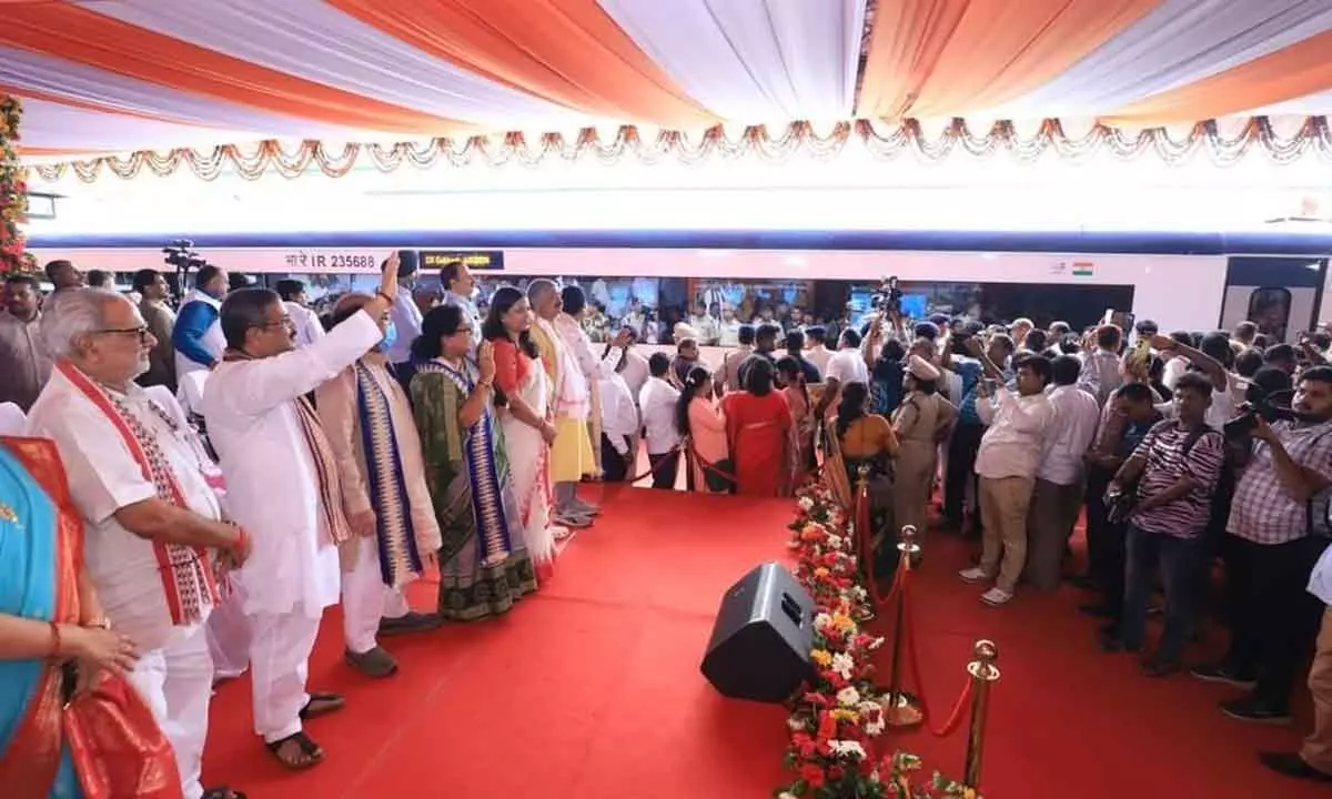 PM flags off Puri-Rourkela Vande Bharat Express