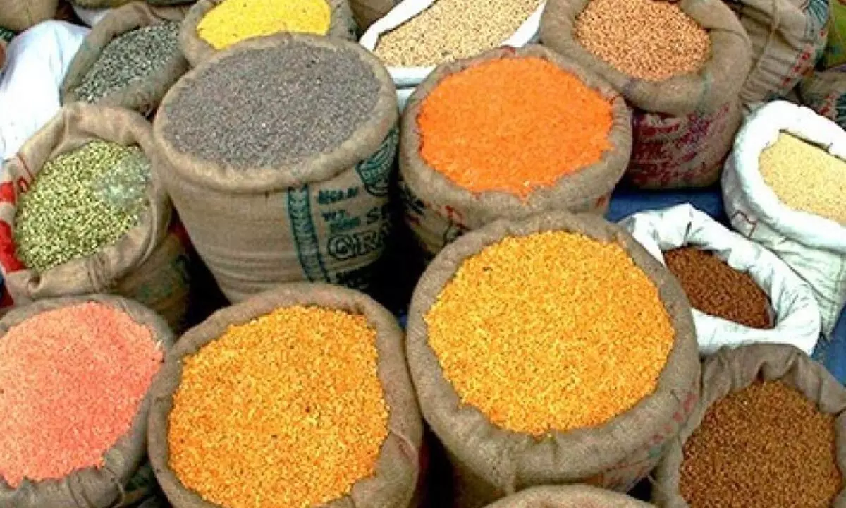 Centre extends time period for stock limits on tur, urad by two months till Dec 31