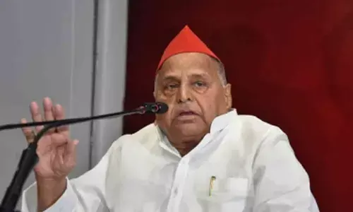 Mulayam’s statue installed at SPs office, then removed on Nagar Palika Parishads order