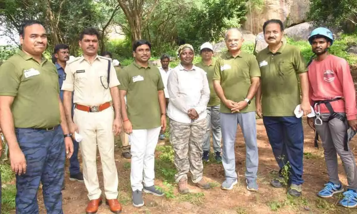 Narasaraopet: CS Jawahar Reddy visits Kondaveedu Fort
