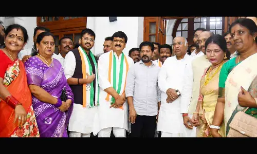 Rebel trouble delays Cong list: Entry of leaders from BRS, BJP   upset equations in few seats