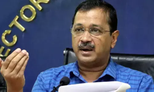 Kejriwal opens Sarai Kale Khan flyover