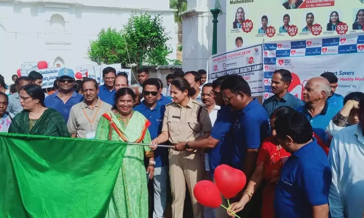 SP M Deepika Patil and Dr K Tirumala Prasad flagging off a rally in Vizianagaram on Friday on the occasion of the World Heart Day