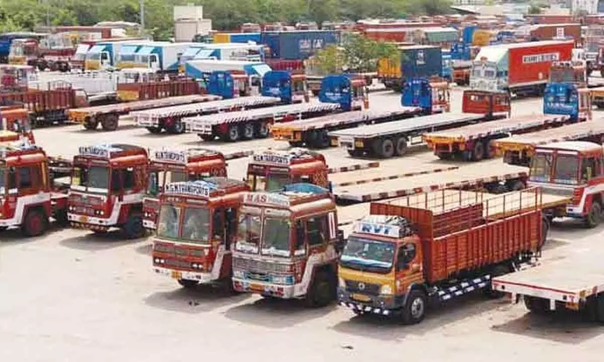 Lorry owners strike - makes no headway