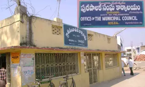 Gadwal: Shunt out ‘most corrupt’ commissioner, civic leaders demand