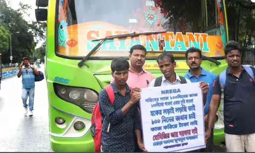 BJP Denies Train Cancellation Allegations Amidst TMCs Protests; Suggests Chartered Planes Instead