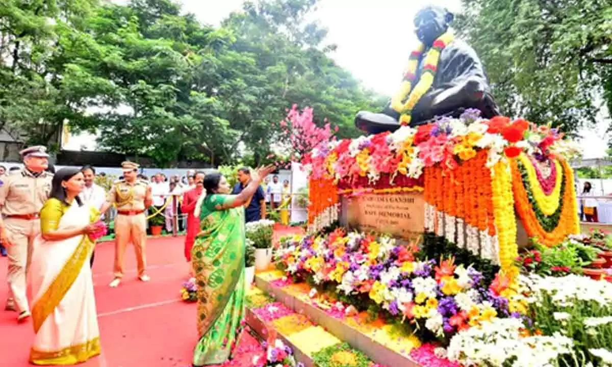 Telangana Governor pays tributes at Hyderabad’s Bapu Ghat