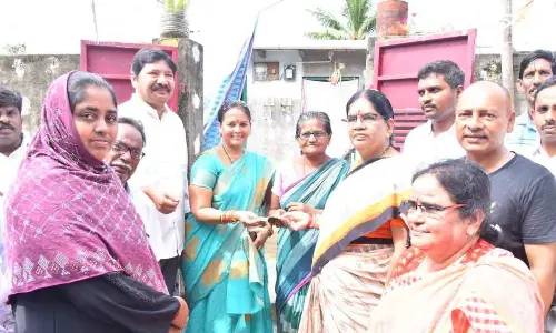 Minster Jogi Ramesh distributes pensions