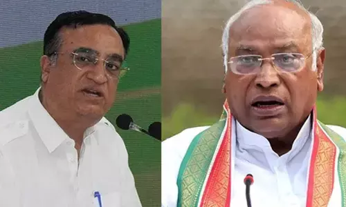 Kharge meets Maken, a day after appointing him as Congress treasurer