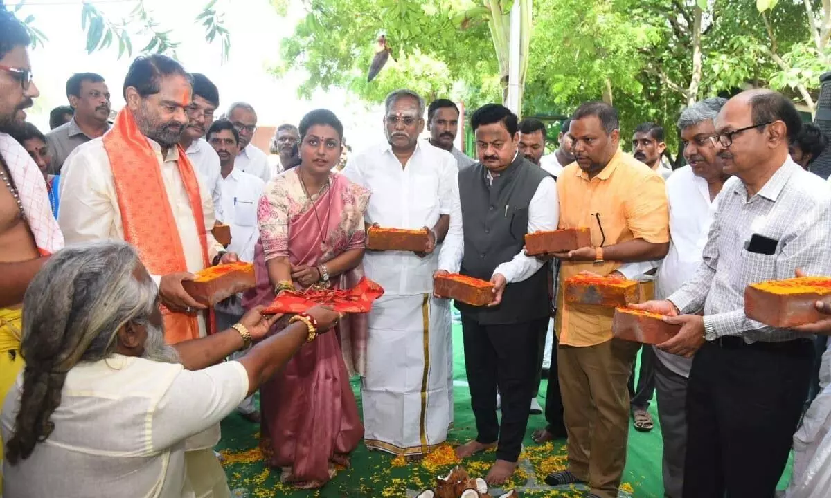 Bhumi Puja held for construction of ‘Tribute Wall’ at Shilparamam