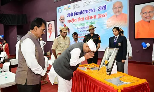 Row in Jharkhand as CM Sorens photographs removed during Guvs function