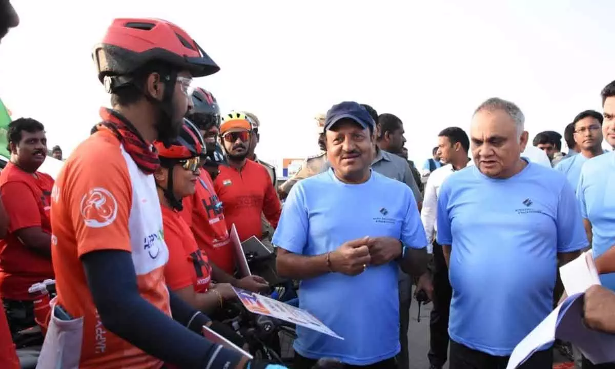CEC flags off cyclothon, walkathon in Hyderabad for voter awareness