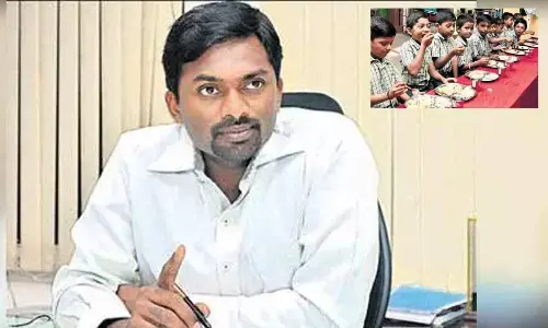 GHMC chief Ronald Rose holds meet on breakfast scheme