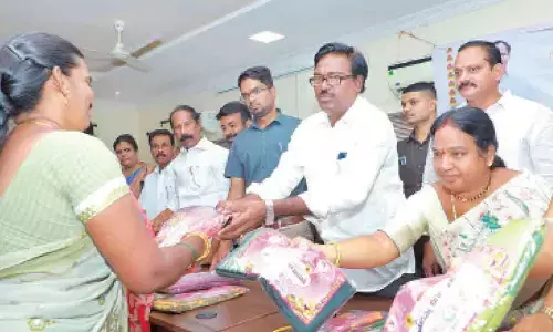 Bathukamma, the festival of flowers begin on a grand note across Telangana  - Mission Telangana