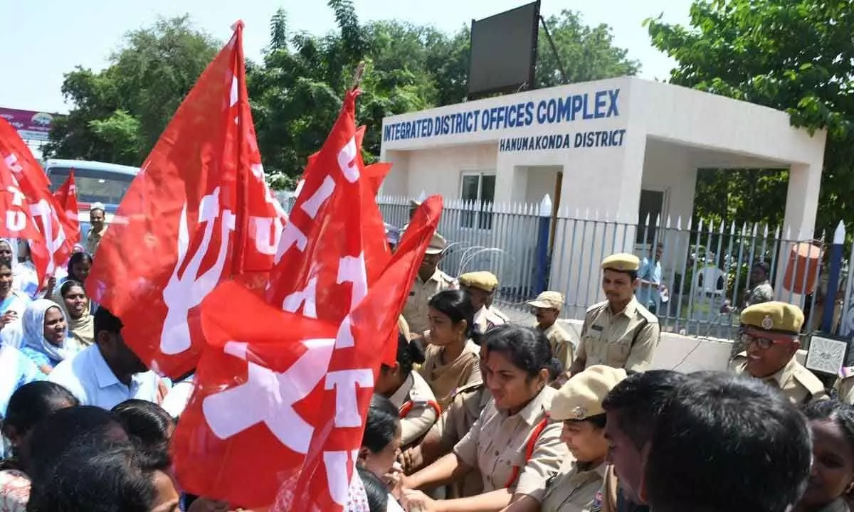 Warangal: Aasha workers’ protest enters 12th day