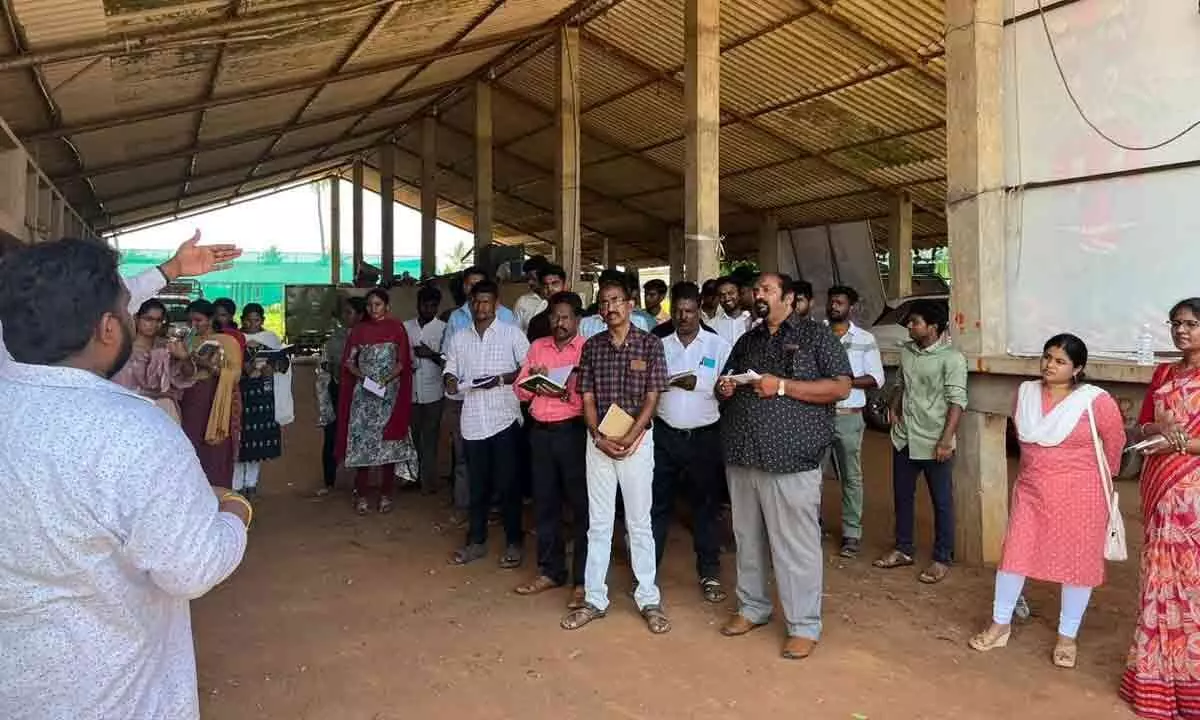 Rajamahendravaram: Tamil Nadu horticulture staff visits Kadiyam Nurseries