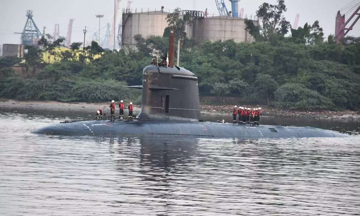 ENC chief compliments crew of submarine INS Vagir
