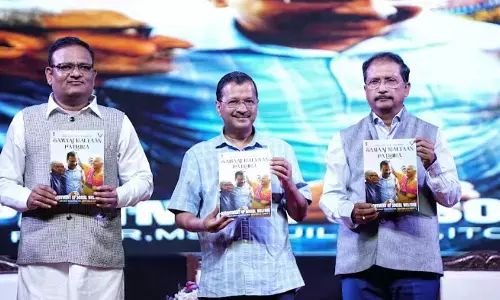 Kejriwal honored disabled people with State awards who have excelled in various fields