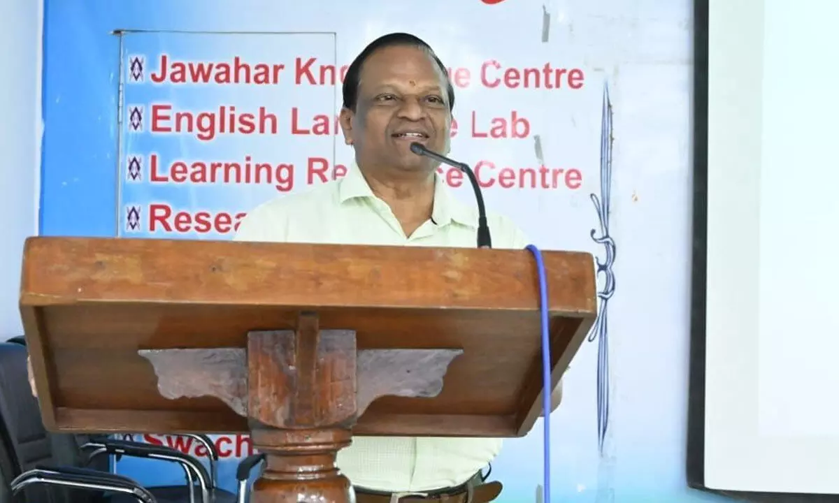 Renowned botanist Dr Abbareddy Nageswara Rao speaking at ‘Meet the Scientist’ programme in Rajamahendravaram on Monday