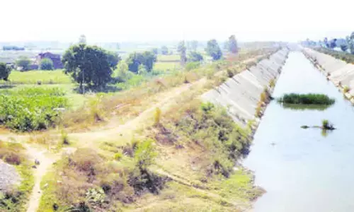 SYL canal issue: Police use water cannon against Congress workers