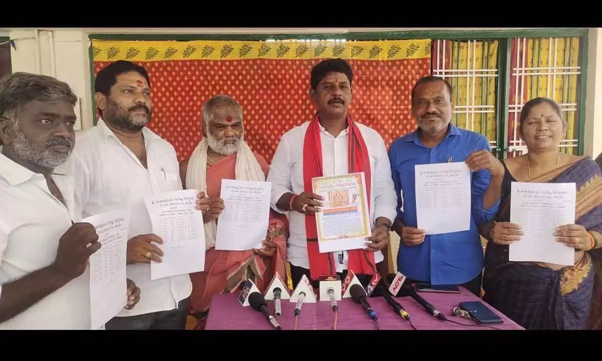 Tataiahgunta Gangamma temple chairman Katta Gopi Yadav speaking to the media about Navaratri Utsavam, in Appalayagunta on Tuesday