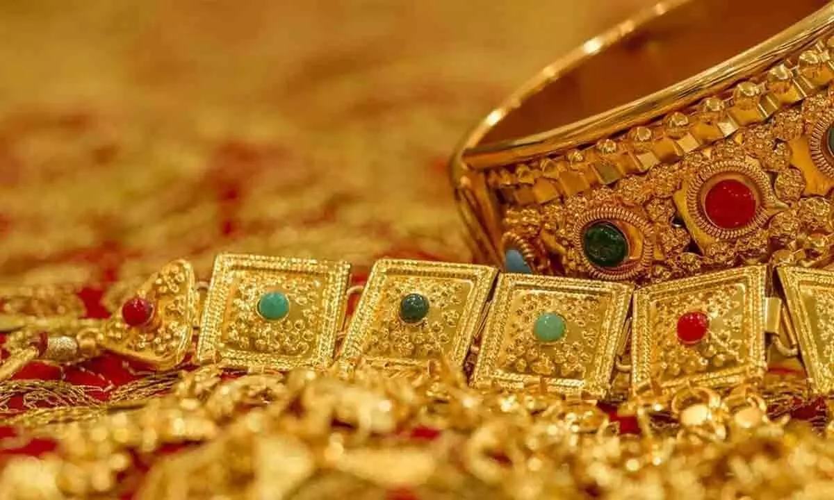 Gold and silver rate in Hyderabad today stable, check the rates on October 12 2023