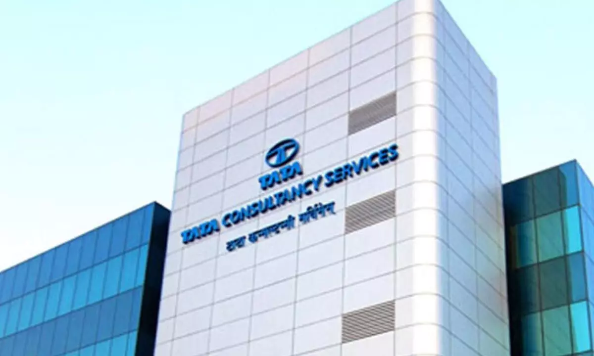 Tata Consultancy Services settles 2 pc lower
