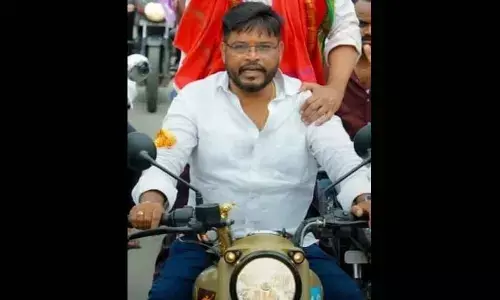 Corruption finger raised at Azampura SRO babu