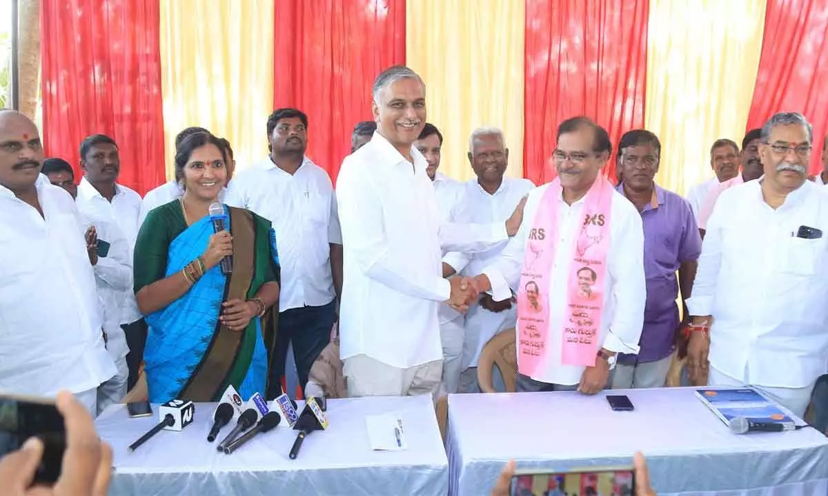 Senior Congress leader joins BRS