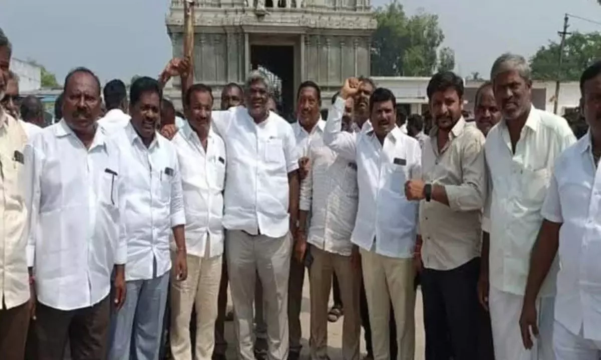 BRS party Leaders along with the cadere Complains on Alampur MLA Dr VM Abraham to KTR