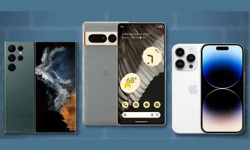 4 Premium Smartphones to Buy in October 2023: iPhone 15 Pro and more