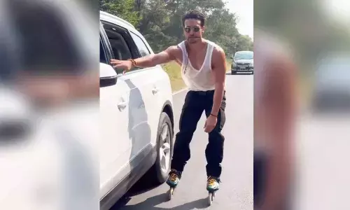Tiger Shroff shows his swag on roller-blades