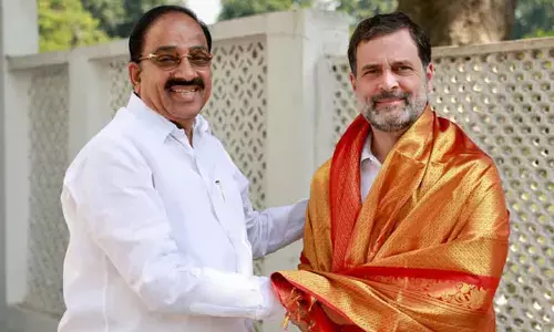 Tummala Nageswara Rao meets Rahul Gandhi, hold talks on political scenario in Khammam