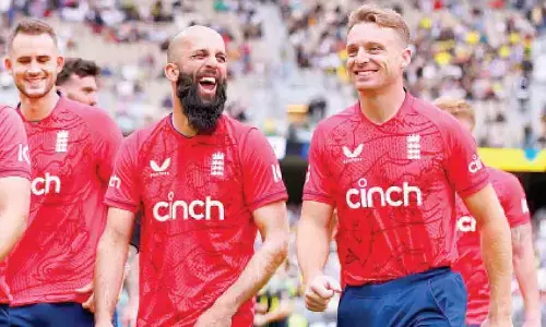 England look to gain momentum