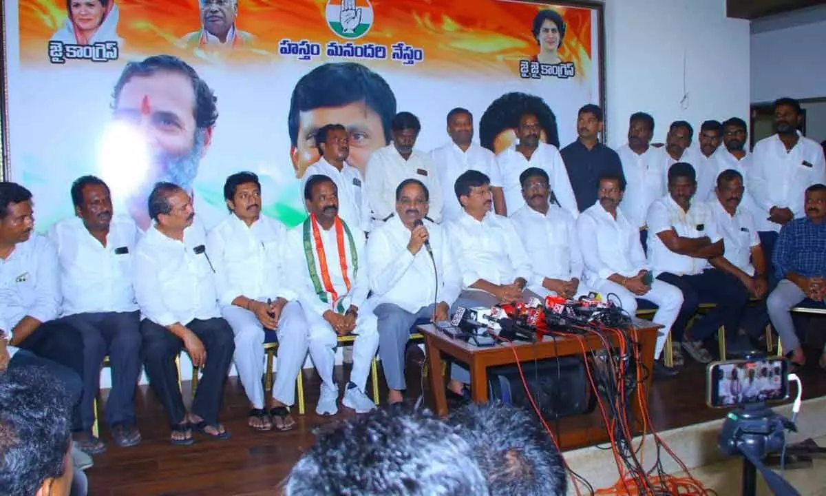 A meeting was conducted Five Corporators with Congress leaders Tummala Nageswara Rao and Ponguleti Srinivas Reddy at Khammam after resigned BRS on Sunday.