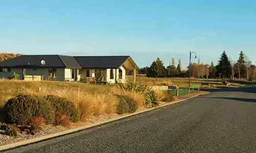 New Zealands household net worth falls for 6th consecutive quarter