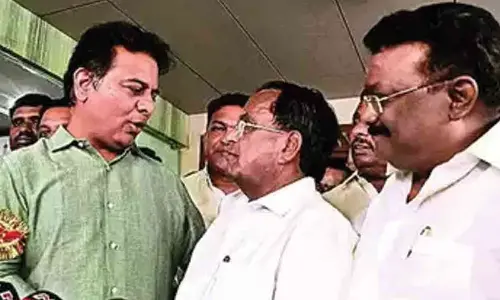 Ponnala Lakshmaiah joins in BRS, KCR welcomes him