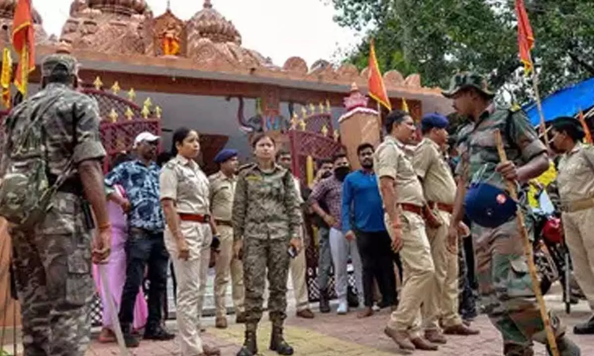 Kolkata under unprecedented security cover for Durga Puja