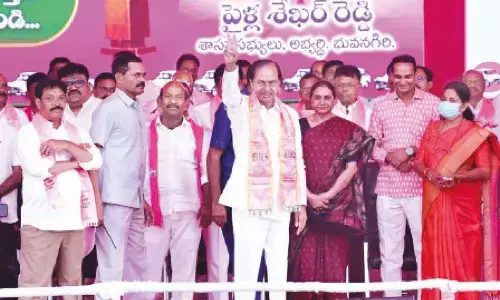 CM KCR along with BRS sitting MLAs and party candidates Payal Shekar Reddy of Bhongir, Sunitha of Aler and Lingaiah of Nakrekal at a public meeting held in in Bhongir on Monday