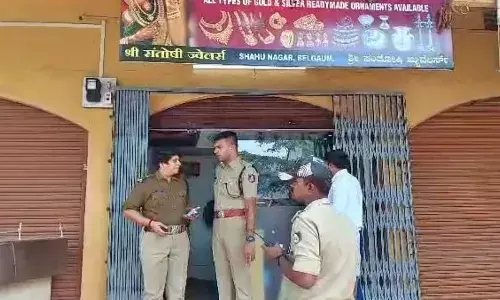 Brave jeweller thwarts robbery bid, assailants flee