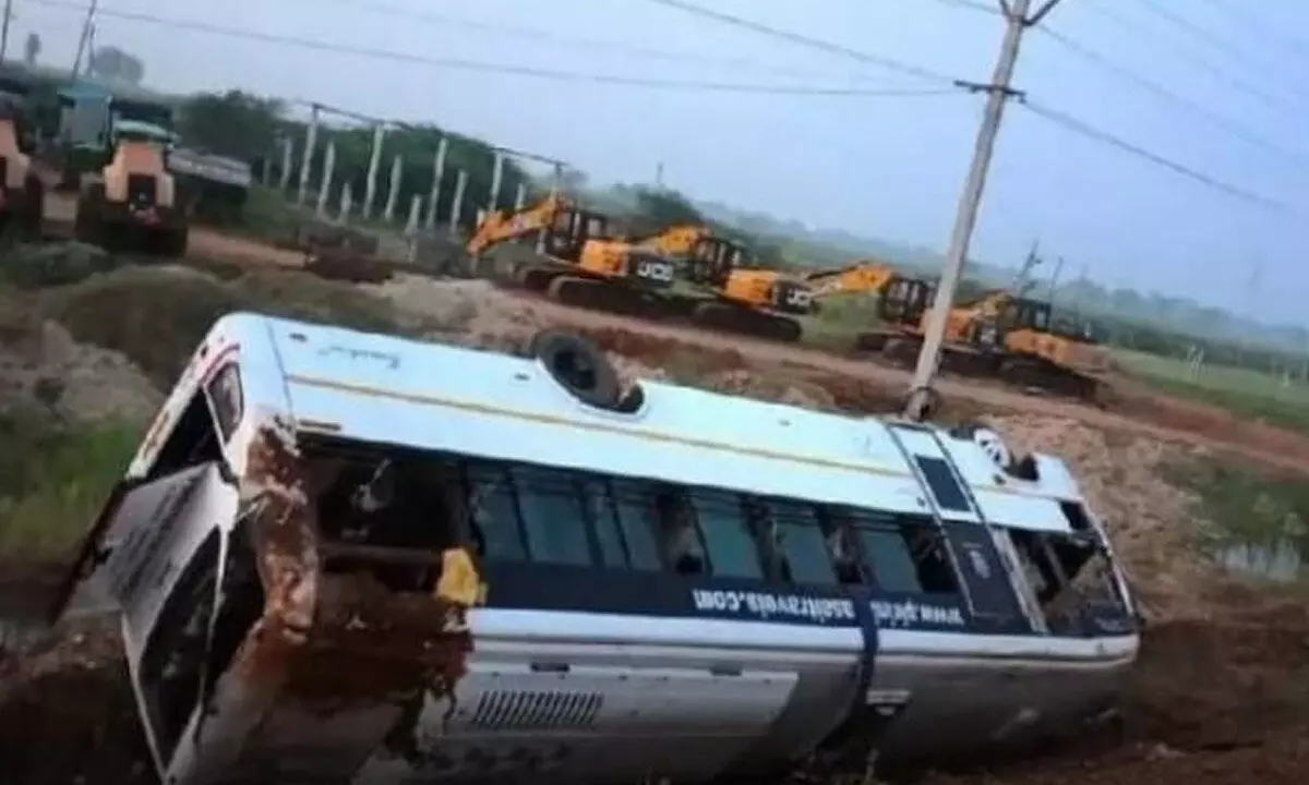 Nellore: 12 passengers injured as bus overturns