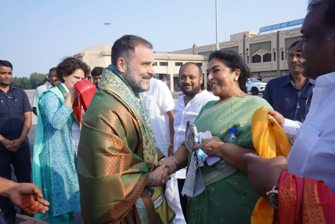 Rahul and Priyanka Gandhi arrives Telangana